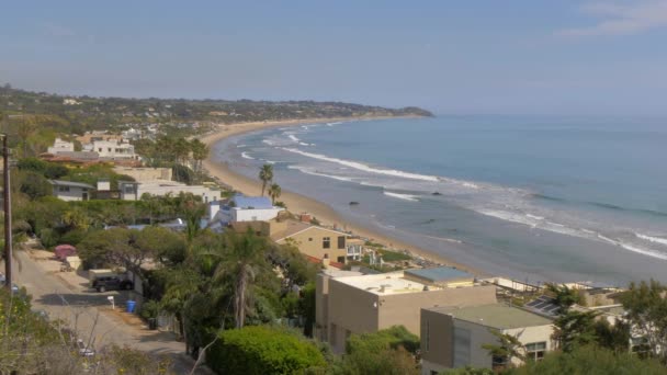 Bela costa de Malibu ao longo do PCH — Vídeo de Stock