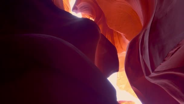 Antelope Canyon Arizona - slavná památka - cestovní fotografie — Stock video