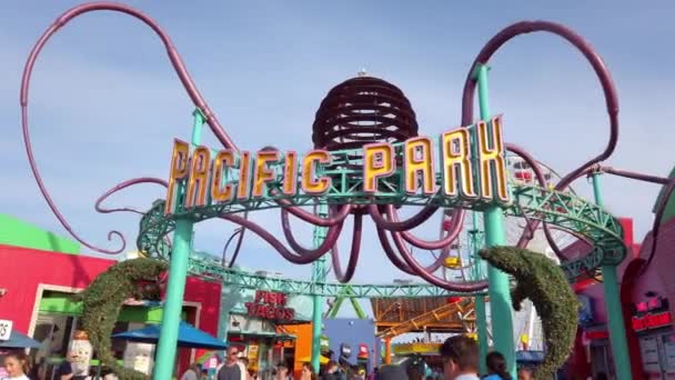 Pacific Park at Santa Monica Pier - LOS ANGELES, USA - April 1, 2019 — стоковое видео