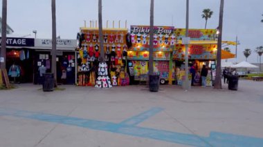 Ocean Walk at Venice Beach - LOS ANGELES, ABD - 1 Nisan 2019