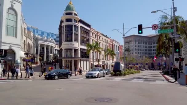 Rodeo Drive in Beverly Hills - exklusive Geschäfte - LOS ANGELES, USA - 1. April 2019 — Stockvideo