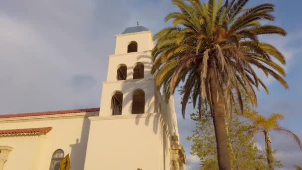 Iglesia Católica en la Ciudad Vieja de San Diego - fotos de viajes — Vídeo de stock