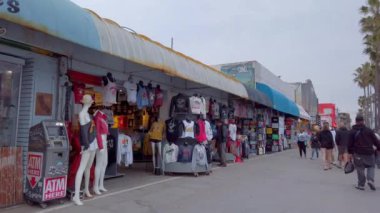 Ocean Walk at Venice Beach - LOS ANGELES, ABD - 1 Nisan 2019