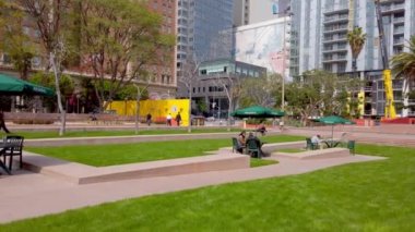 Los Angeles Pershing Meydanı 'nda Realaxing - LOS ANGELES, ABD - 1 Nisan 2019