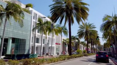 Beverly Hills 'teki Rodeo Drive' a gidiyoruz. LOS ANGELES, ABD - 1 Nisan 2019