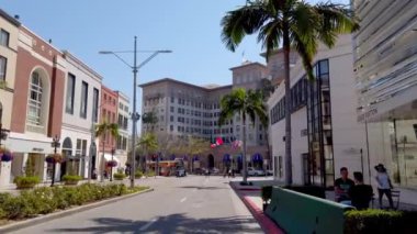 Beverly Hills 'teki Rodeo Drive' a gidiyoruz. LOS ANGELES, ABD - 1 Nisan 2019