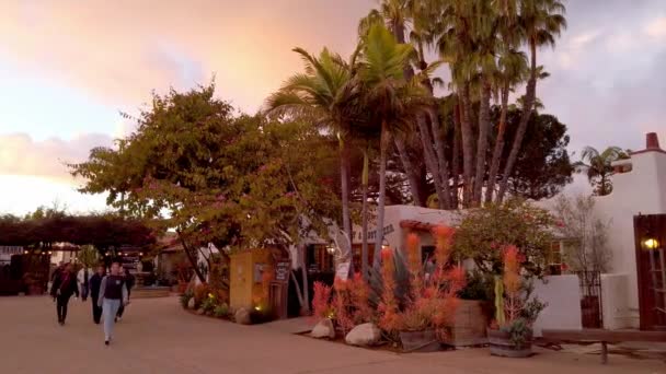 Sunset over Old Town San Diego - SAN DIEGO, Verenigde Staten - APRIL 1, 2019 — Stockvideo