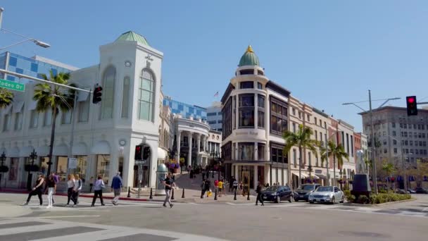 Projíždění exkluzivní Rodeo Drive v Beverly Hills - LOS ANGELES, USA - 1. dubna 2019 — Stock video