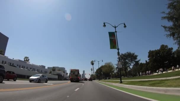 Driving through Beverly Hills - LOS ANGELES. USA - MARCH 18, 2019 — Stock Video