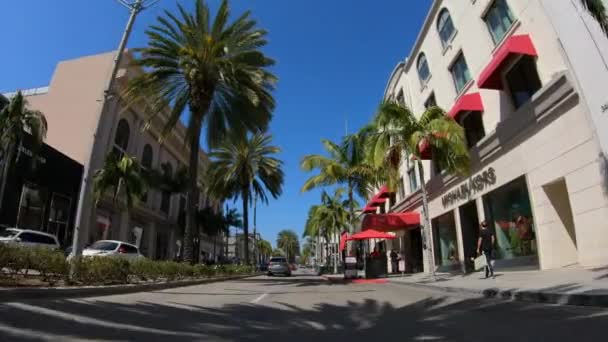 Jazda na Rodeo Drive w Beverly Hills - LOS ANGELES. Stany Zjednoczone - 18 marca 2019 — Wideo stockowe