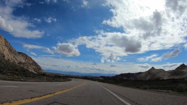 Viaje por carretera en Snow Canyon en Utah — Vídeo de stock