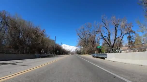 Rij door Inyo County en Yosemite in Californië — Stockvideo