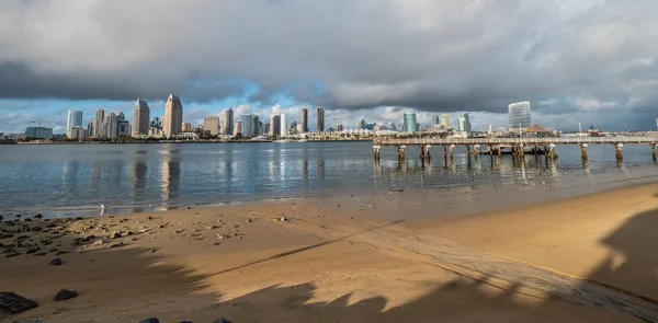 Skyline de San Diego al atardecer —  Fotos de Stock