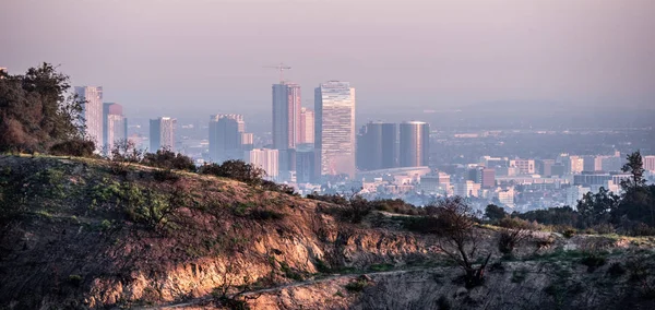 Hollywood Hills 'den Los Angeles Downtown 'da havadan görünüm-seyahat fotoğrafçılığı
