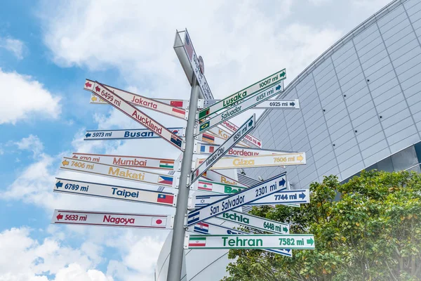 Los Angeles kardeş şehirleriçin yön işaretleri - California, Amerika Birleşik Devletleri - 18 Mart 2019