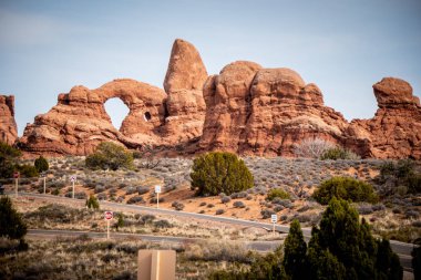 Arches Ulusal Parkı 'ndaki kayalıklardaki delikler - seyahat fotoğrafçılığı