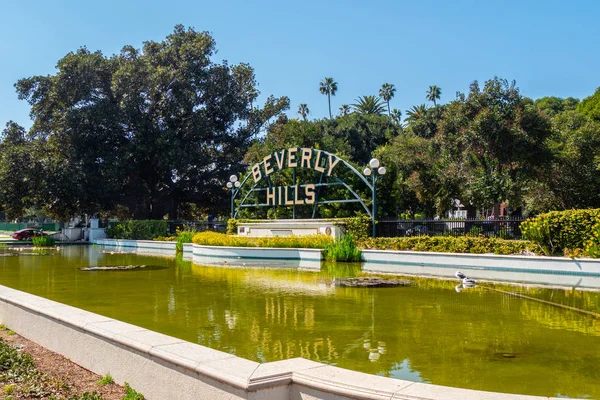 ビバリーヒルズはサンタモニカブルバードでサイン カリフォルニア州 アメリカ合衆国 2019年3月18日 — ストック写真