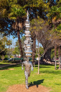 Beverly Hills Beverly Gardens Park'ta Modern Sanat heykel - California, Amerika Birleşik Devletleri - Mart 18, 2019