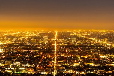 Geceleri Los Angeles 'ın şehir ışıkları - hava manzarası - seyahat fotoğrafçılığı