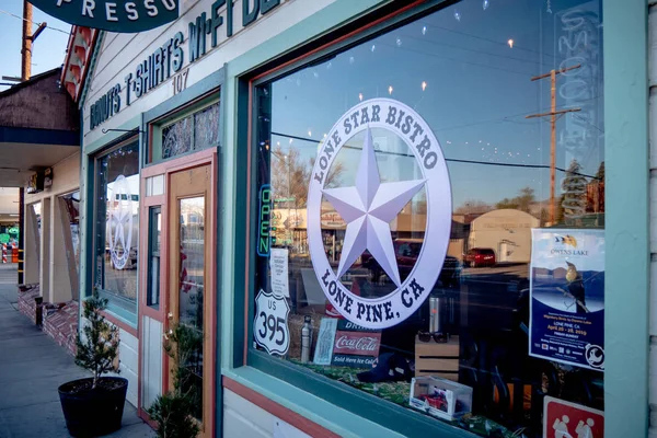 Jakes Wild West Salon Lone Pine tarihi köyünde - Lone Pine Ca, Amerika Birleşik Devletleri - Mart 29, 2019