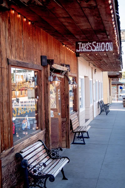 Jakes Wild West Saloon na vila histórica de Lone Pine - LONE PINE CA, EUA - 29 de março de 2019 — Fotografia de Stock