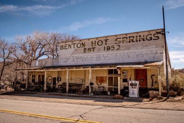 Sierra Nevada 'da tarihi hayalet şehir Benton - Benton, ABD - 29 Mart 2019