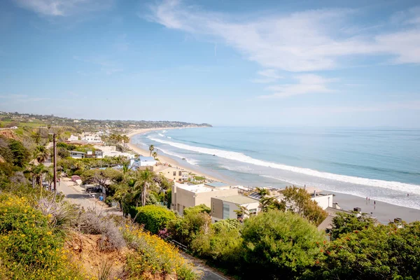 Exklusiva herrgårdar vid stranden Malibu vid Stilla havskustens motorväg — Stockfoto