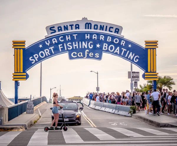 Santa Monica Pier i Los Angeles - LOS ANGELES, USA - MARCH 29, 2019 – stockfoto