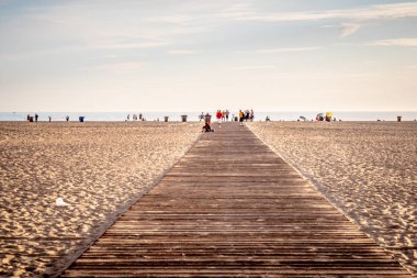 Santa Monica plajına giden yol - LOS ANGELES, ABD - 29 Mart 2019