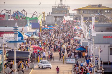 Santa Monica Rıhtımında Yürüyüş - LOS ANGELES, ABD - 29 Mart 2019