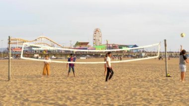 Santa Monica Plajı 'nda eğlenmek - LOS ANGELES, ABD - 29 Mart 2019