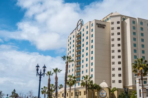 Embassy Suites at Downtown San Diego-Californië, Verenigde Staten-18 maart 2019 — Stockfoto