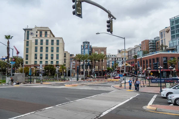 Street corner at San Diego Convention Center and Gaslamp Quarter - CALIFORNIA, USA - March 18, 2019 — Φωτογραφία Αρχείου