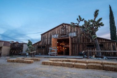 Calfornia 'daki Morongo Havzası' ndaki Pioneertown - CALIFORNIA, ABD - 18 Mart 2019