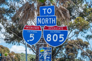 San Diego eyaletler arası sokak işaretleri - California, Abd - 18 Mart 2019