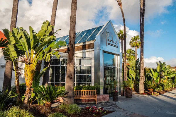 Restaurant and cafes at Centennial Park Coronado - CALIFORNIA, USA - MARCH 18, 2019 — Stock Photo, Image