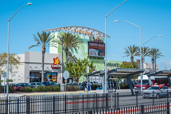San Diego Outlets Shopping Center - CALIFORNIA, USA - MARCH 18, 2019 — Stock Photo, Image