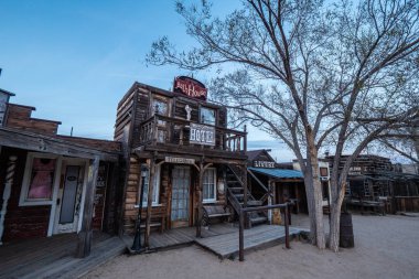 Calfornia 'daki Morongo Havzası' ndaki Pioneertown - CALIFORNIA, ABD - 18 Mart 2019