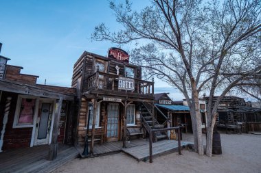 Calfornia 'daki Morongo Havzası' ndaki Pioneertown - CALIFORNIA, ABD - 18 Mart 2019