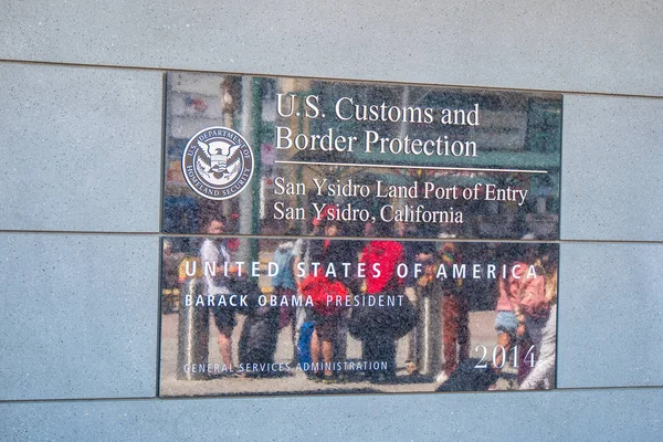 アメリカとメキシコの国境-カリフォルニア州,アメリカ- 2019年3月18日 — ストック写真