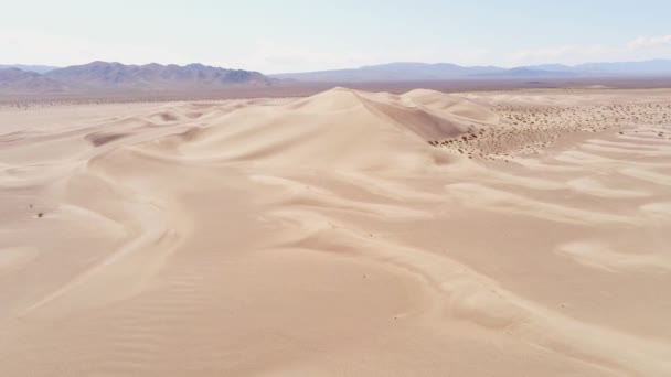 Hermosas dunas de arena desde arriba — Vídeos de Stock