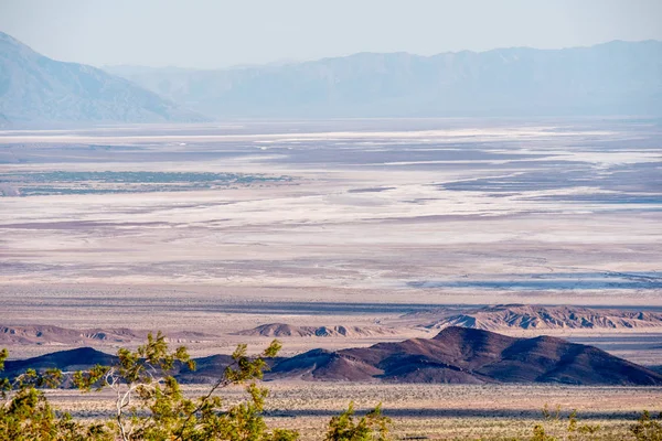 A paisagem infinita em Death Valley Califórnia — Fotografia de Stock