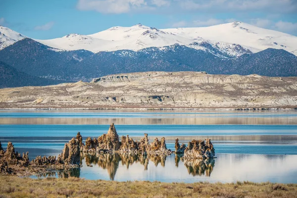 Jezioro Mono we wschodniej Sierra Nevada — Zdjęcie stockowe