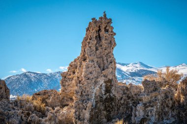 Mono Gölü üzerindeki hava manzarası - Mono County 'de tuzlu soda gölü