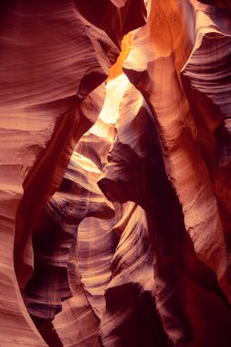 Yukarı Antilop Kanyonu 'ndaki göz kamaştırıcı manzara