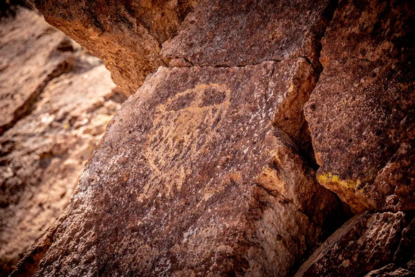 Spectacular Native American Petroglyohs at Chalfant Valley — Stock Photo, Image