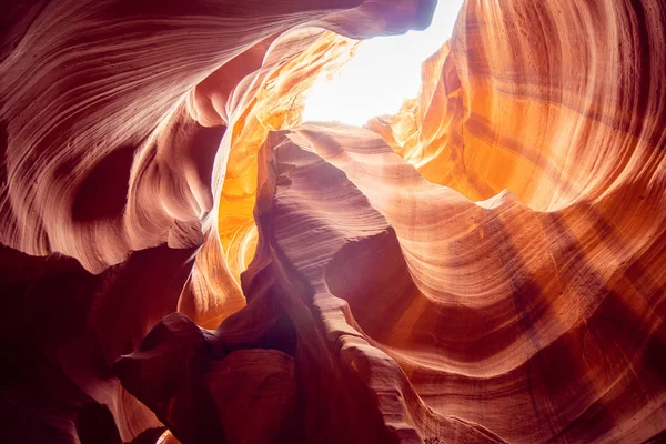 Erstaunliche Sandsteinstrukturen im Upper Antelope Canyon — Stockfoto