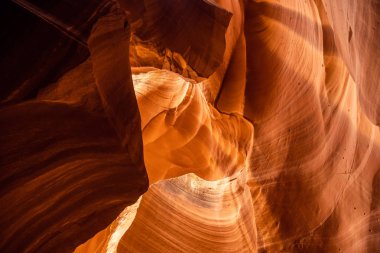 Yukarı Antilop Kanyonu 'ndaki inanılmaz kumtaşı yapıları