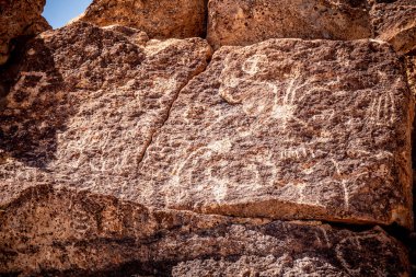 Yarıkarınca Vadisi 'ndeki Muhteşem Amerikan Yerlisi Petroglyolar