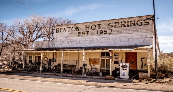Cidade fantasma histórica de Benton na Sierra Nevada - BENTON, EUA - 29 de março de 2019 — Fotografia de Stock